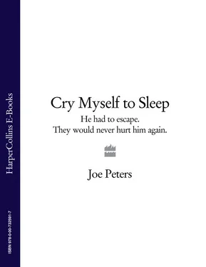 Joe Peters Cry Myself to Sleep: He had to escape. They would never hurt him again. обложка книги