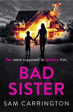 Sam Carrington Bad Sister: ‘Tense, convincing… kept me guessing’ Caz Frear, bestselling author of Sweet Little Lies обложка книги