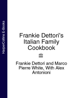 Frankie Dettori Frankie Dettori’s Italian Family Cookbook обложка книги