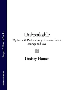 Lindsey Hunter Unbreakable: My life with Paul – a story of extraordinary courage and love обложка книги