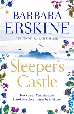 Barbara Erskine Sleeper’s Castle: An epic historical romance from the Sunday Times bestseller обложка книги