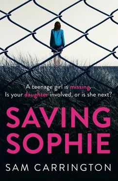 Sam Carrington Saving Sophie: A compulsively twisty psychological thriller that will keep you gripped to the very last page обложка книги