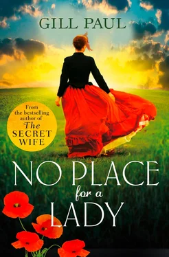 Gill Paul No Place For A Lady: A sweeping wartime romance full of courage and passion обложка книги