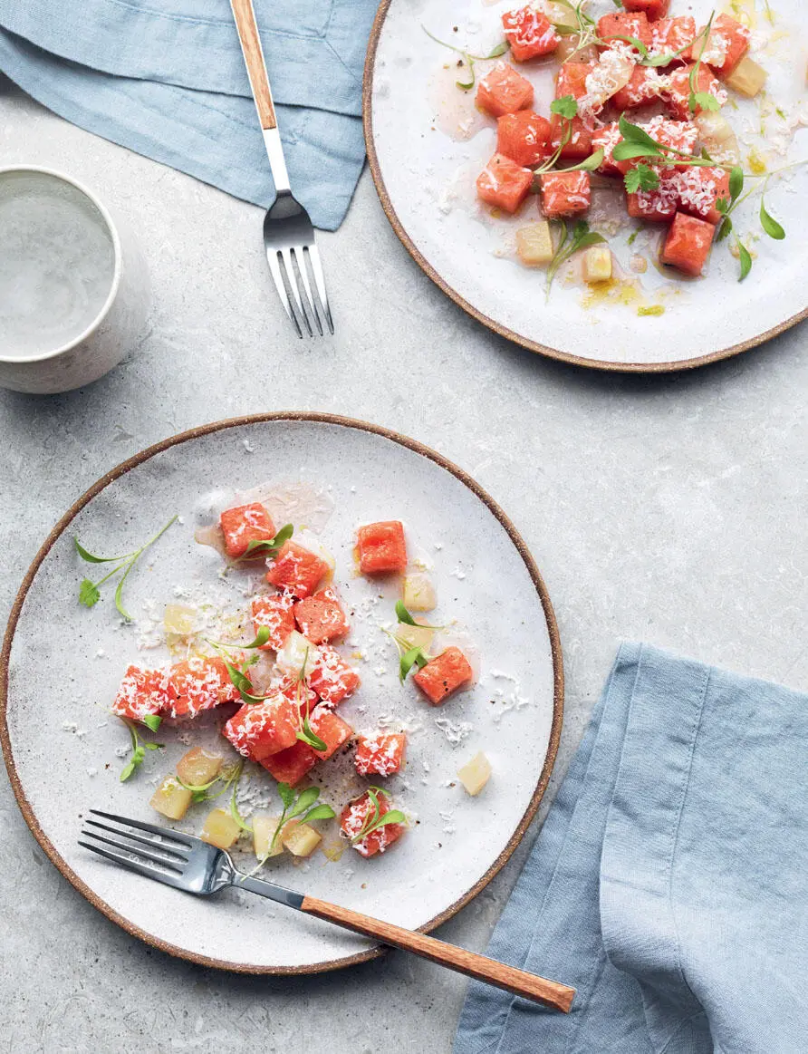 KALE TOASTED ALMOND AND FRIED SAGE SALAD This is a great salad for when the - фото 8