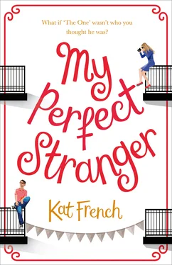 Kat French My Perfect Stranger: A hilarious love story by the bestselling author of One Day in December обложка книги