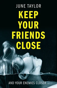June Taylor Keep Your Friends Close: A gripping psychological thriller full of shocking twists you won’t see coming обложка книги