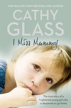 Cathy Glass I Miss Mummy: The true story of a frightened young girl who is desperate to go home обложка книги