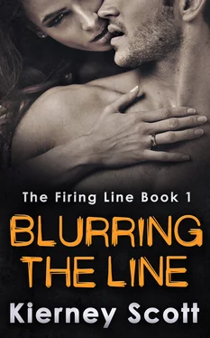 Kierney Scott Blurring The Line: A steamy romantic suspense novel that will have you on the edge of your seat обложка книги