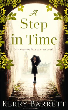 Kerry Barrett A Step In Time: A feel-good read, perfect for fans of Strictly Come Dancing! обложка книги
