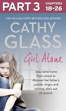 Cathy Glass Girl Alone: Part 3 of 3: Joss came home from school to discover her father’s suicide. Angry and hurting, she’s out of control. обложка книги