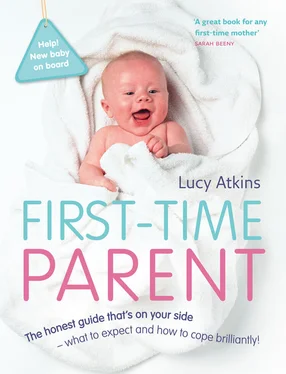 Lucy Atkins First-Time Parent: The honest guide to coping brilliantly and staying sane in your baby’s first year обложка книги
