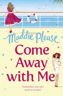 Maddie Please Come Away With Me: The hilarious feel-good romantic comedy you need to read in 2018 обложка книги