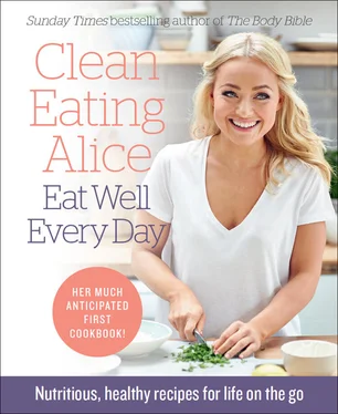 Alice Liveing Clean Eating Alice Eat Well Every Day: Nutritious, healthy recipes for life on the go обложка книги