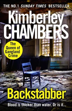 Kimberley Chambers Backstabber: The No. 1 bestseller at her shocking, gripping best – this book has a twist and a sting in its tail! обложка книги