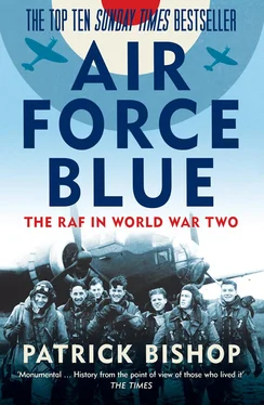 Patrick Bishop Air Force Blue: The RAF in World War Two – Spearhead of Victory обложка книги