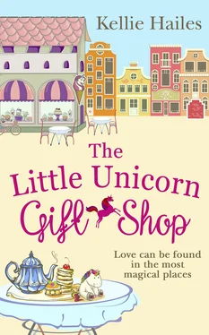 Kellie Hailes The Little Unicorn Gift Shop: A heartwarming romance with a bit of sparkle in 2018! обложка книги