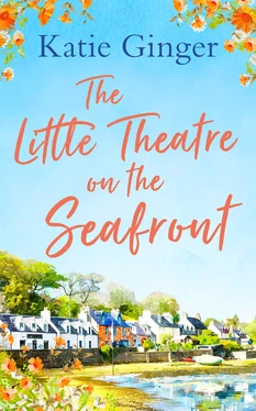 Katie Ginger The Little Theatre on the Seafront: The perfect uplifting and heartwarming read обложка книги