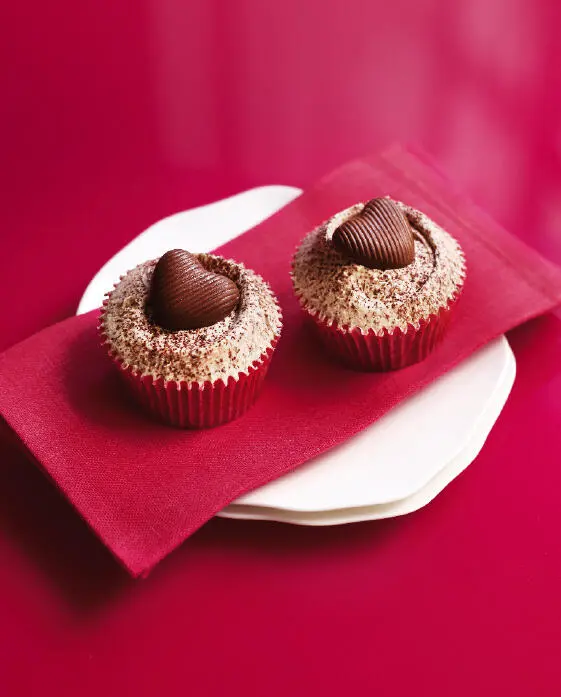 On cold winter days customers queue up at our bakeries to order hot mochas from - фото 4