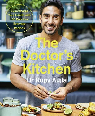 Rupy Aujla The Doctor’s Kitchen: Supercharge your health with 100 delicious everyday recipes обложка книги