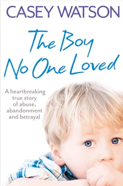 Casey Watson The Boy No One Loved: A Heartbreaking True Story of Abuse, Abandonment and Betrayal обложка книги