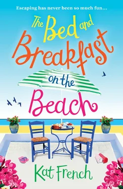 Kat French The Bed and Breakfast on the Beach: A gorgeous feel-good read from the bestselling author of One Day in December обложка книги