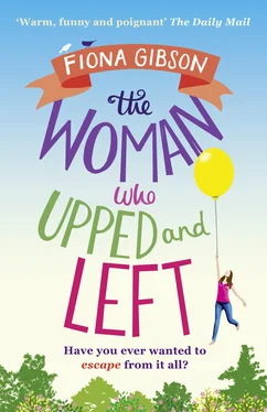 Fiona Gibson The Woman Who Upped and Left: A laugh-out-loud read that will put a spring in your step! обложка книги