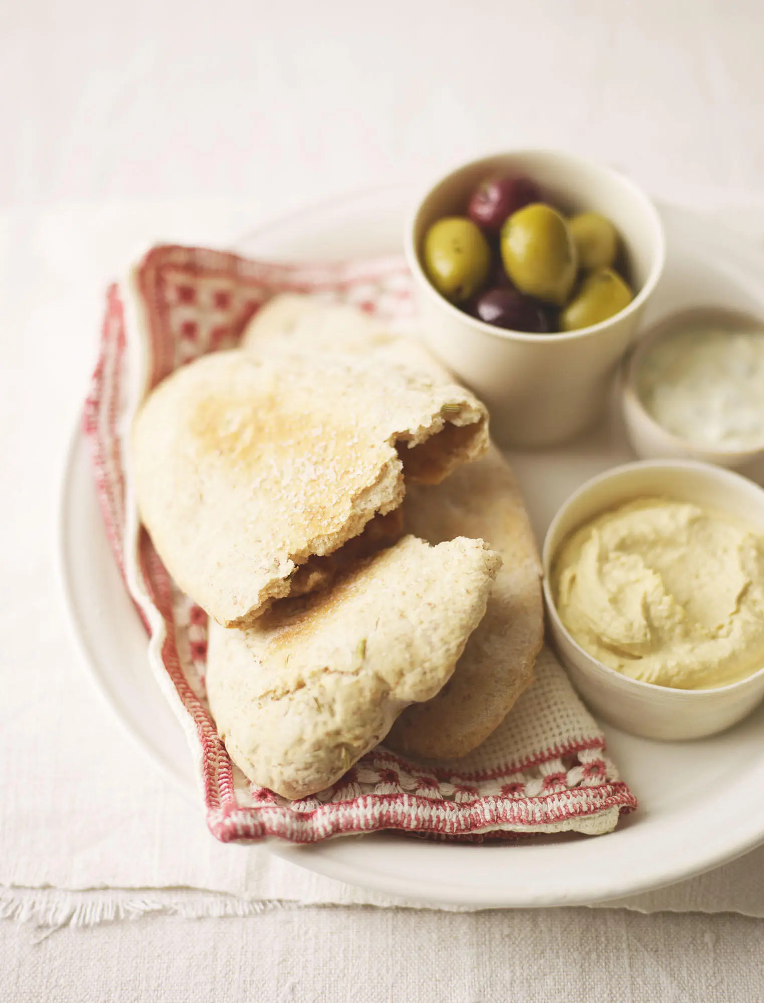 Puffedup pitta bread I LOVE making these They are so much fun easy and a - фото 12