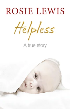 Rosie Lewis Helpless: A True Short Story обложка книги