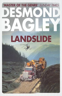 Desmond Bagley Landslide обложка книги