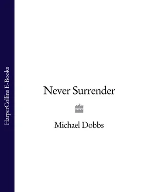 Michael Dobbs Never Surrender обложка книги