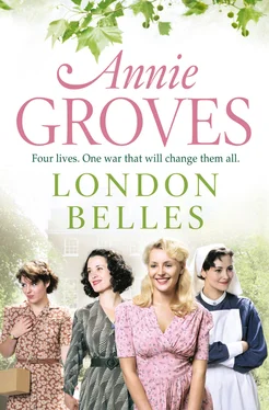 Annie Groves London Belles обложка книги