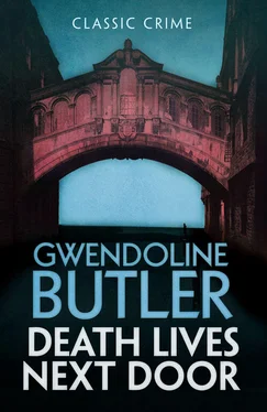 Gwendoline Butler Death Lives Next Door обложка книги