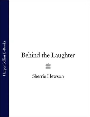 Sherrie Hewson Behind the Laughter обложка книги