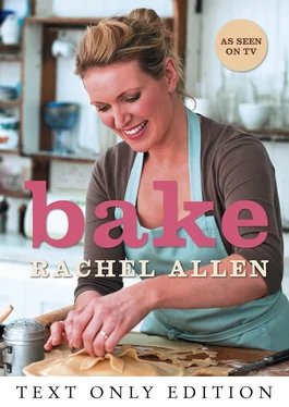 Rachel Allen Bake Text Only обложка книги