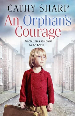 Cathy Sharp An Orphan’s Courage обложка книги