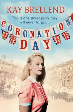 Kay Brellend Coronation Day обложка книги