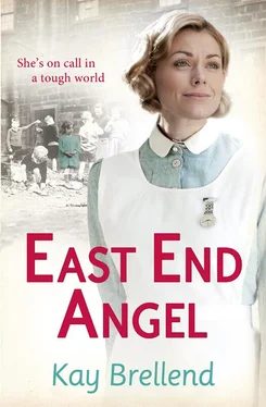 Kay Brellend East End Angel обложка книги