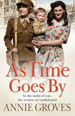 Annie Groves As Time Goes By обложка книги