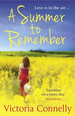 Victoria Connelly A Summer to Remember обложка книги