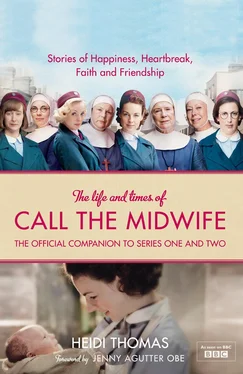 Heidi Thomas The Life and Times of Call the Midwife: The Official Companion to Series One and Two обложка книги