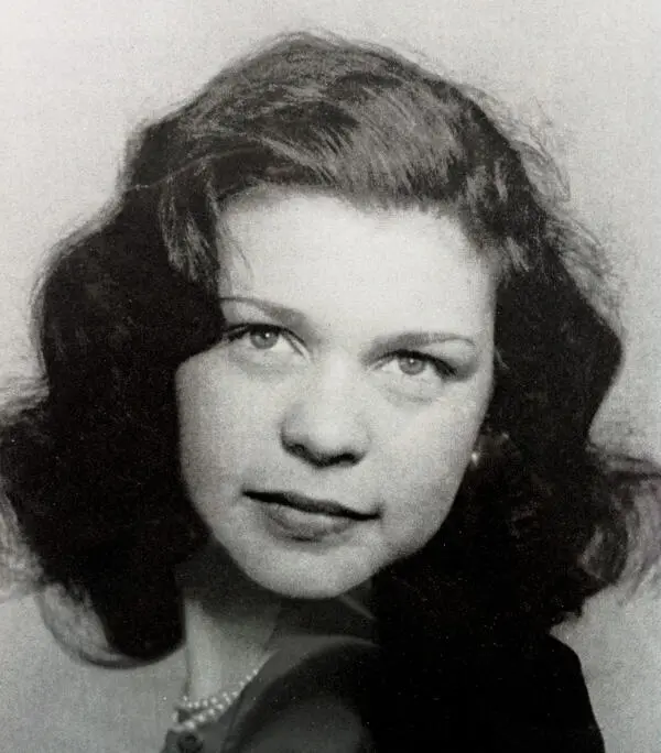 My mother Susan Rey Blancha at eighteen in 1932 Ernie Tallarico So thats - фото 4