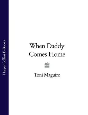 Toni Maguire When Daddy Comes Home обложка книги