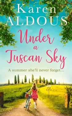 Karen Aldous Under a Tuscan Sky обложка книги