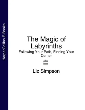 Liz Simpson The Magic of Labyrinths: Following Your Path, Finding Your Center обложка книги