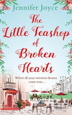 Jennifer Joyce The Little Teashop of Broken Hearts обложка книги