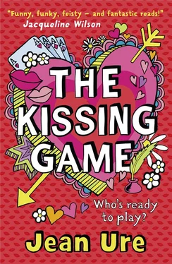 Jean Ure The Kissing Game обложка книги
