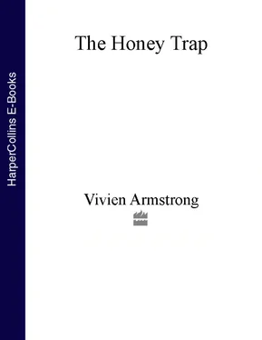Vivien Armstrong The Honey Trap обложка книги