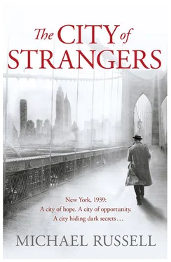 Michael Russell The City of Strangers обложка книги