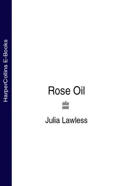 Julia Lawless Rose Oil обложка книги