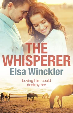 Elsa Winckler The Whisperer обложка книги